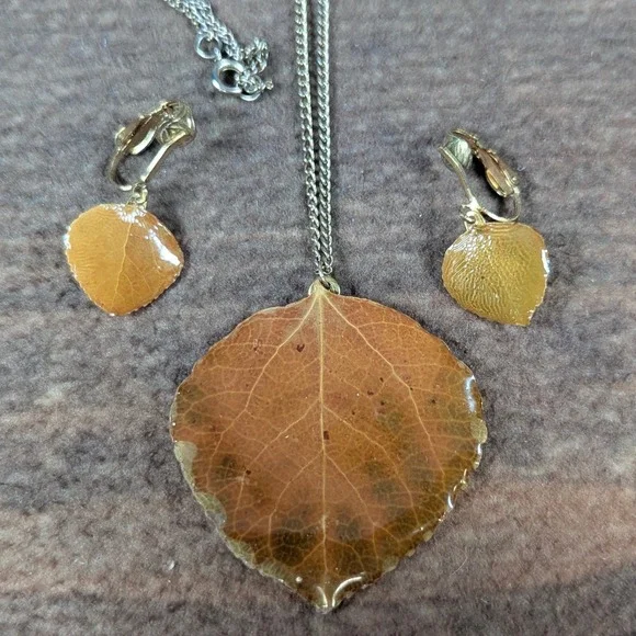 Leaf Pendant Necklace and Earrings Set Nature Inspired Jewelry - Picture 2 of 4